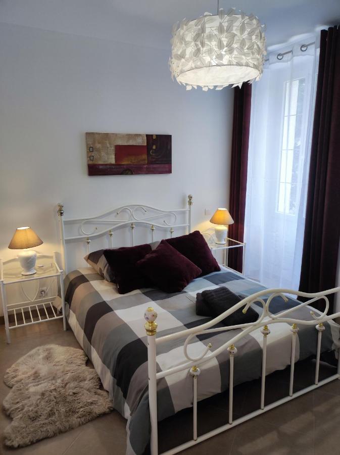 Residence Mart'Ins Callas Bagian luar foto